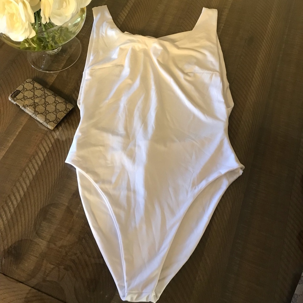 Open Back Bodysuit - Picture 2 of 6